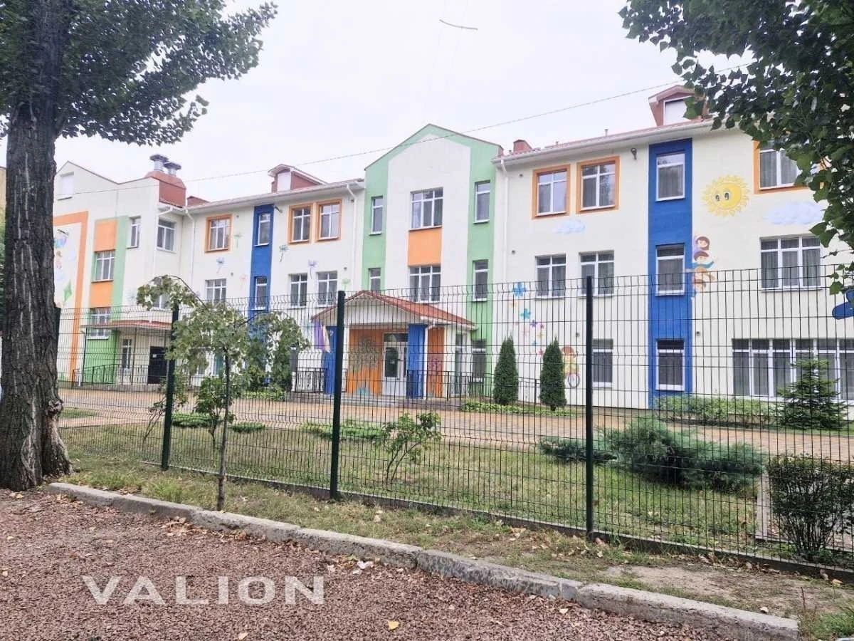 Продаж 3-кімнатної квартири 55.6 м², Новодарницька вул., 23/