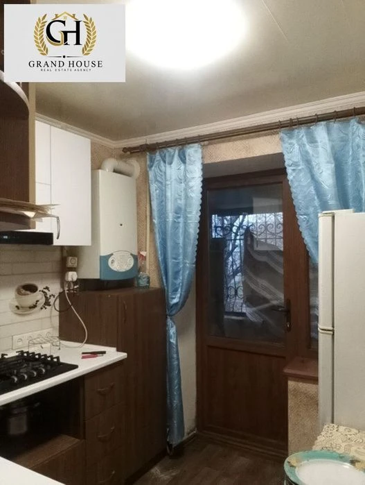 Продам двокімнатну квартиру. Вулиця Шатіла.