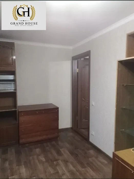 Продам двокімнатну квартиру. Вулиця Шатіла.