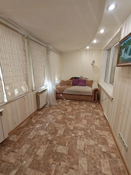 Продам великогабаритну 2-кімнатну квартиру 54 м² з автономни