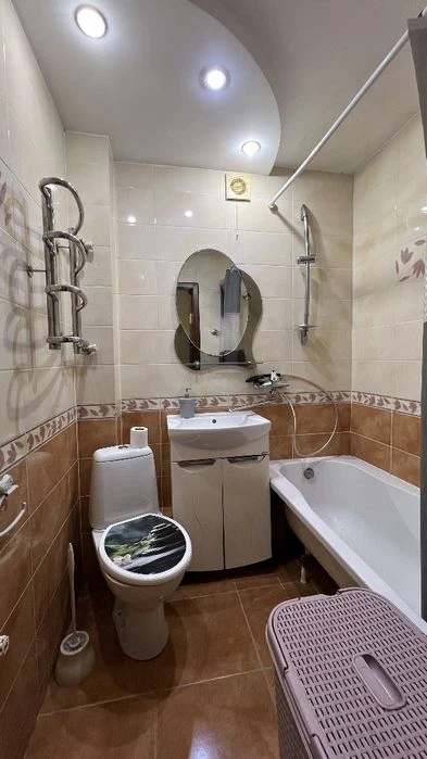 Продам великогабаритну 2-кімнатну квартиру 54 м² з автономни