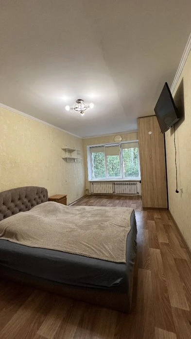 Продам великогабаритну 2-кімнатну квартиру 54 м² з автономни