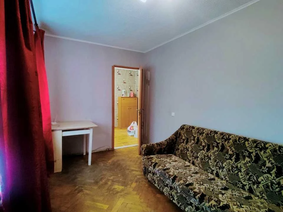 Квартира. Одеса, Середньофонтанська вул.