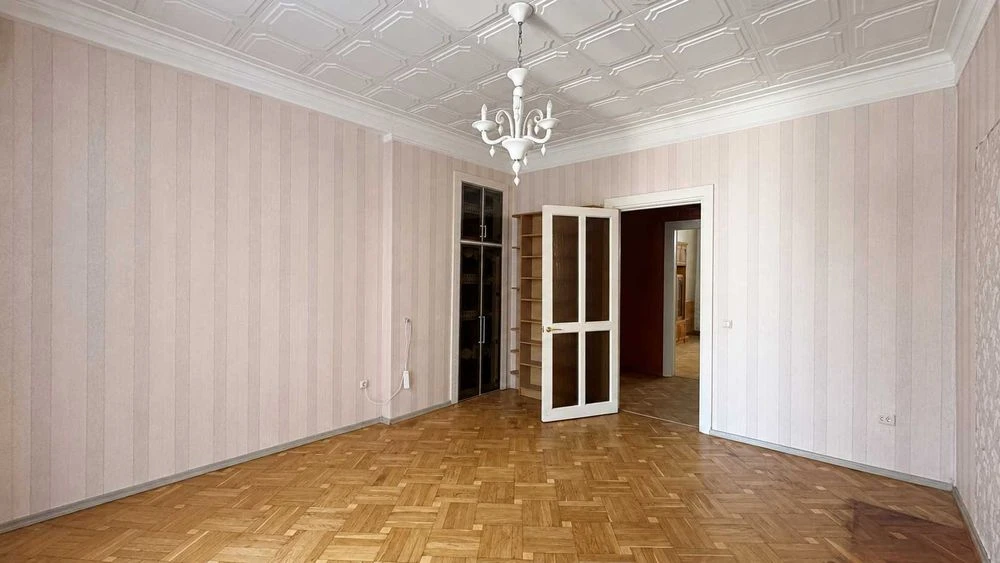 ПОМЕШКАННЯ 80/52,5 м², 2 санвузли, підвал, бомбосховище та В