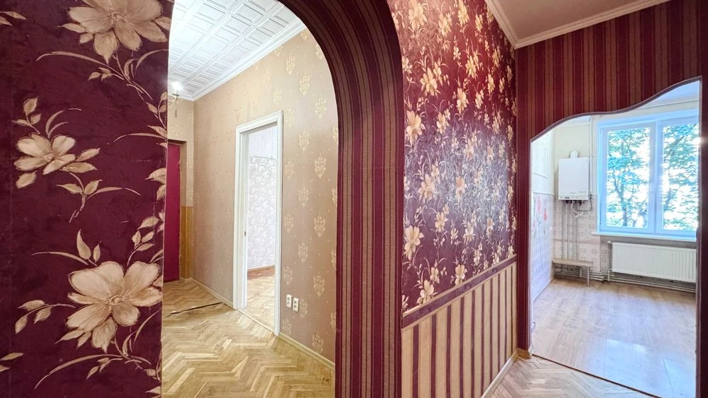 ПОМЕШКАННЯ 80/52,5 м², 2 санвузли, підвал, бомбосховище та В