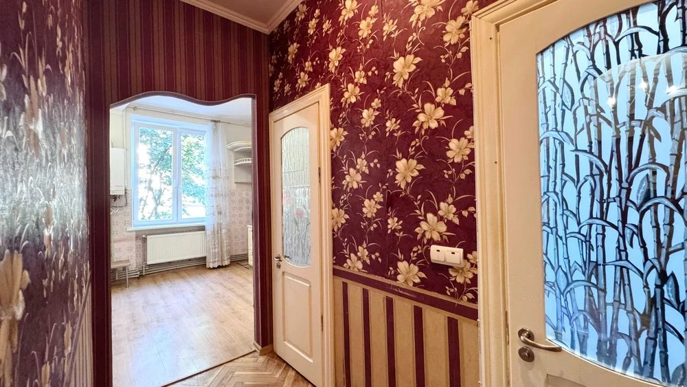 ПОМЕШКАННЯ 80/52,5 м², 2 санвузли, підвал, бомбосховище та В