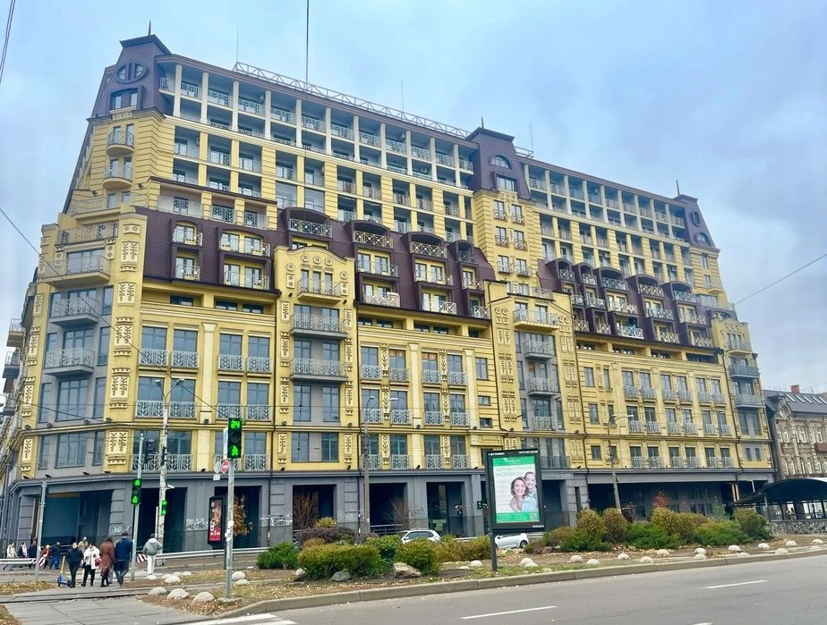 З кім квартира у центрі Подолу біля метро