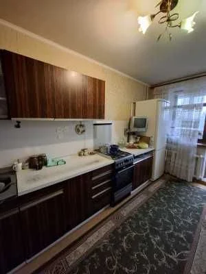 3-х кімнатна квартира на вул.Жоліо Кюрі / НК