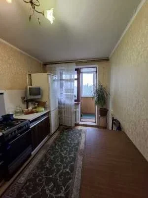 3-х кімнатна квартира на вул.Жоліо Кюрі / НК
