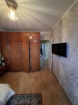 3-х кімнатна квартира на вул.Жоліо Кюрі / НК