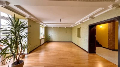 Продаж великої затишної дворівневої квартири на вул. Драгана
