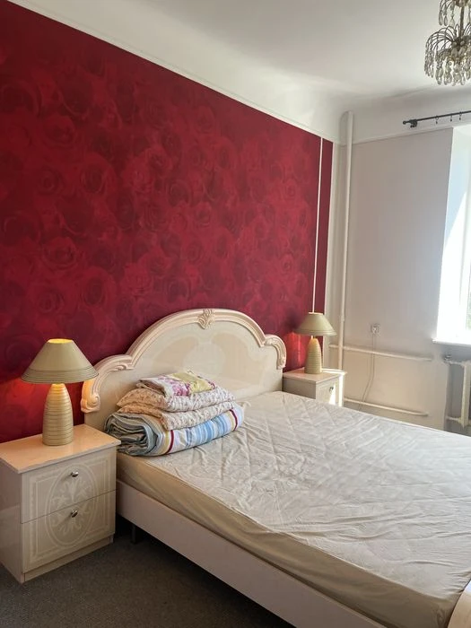 Лесі Украінки,8;Печерськ,2х кімнатна сталінка з ліфтом 58м2,
