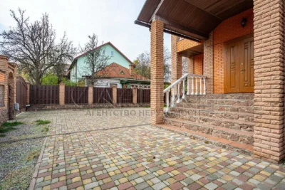 Оренда автономного будинку 328 м² біля метро Святошино 10 со