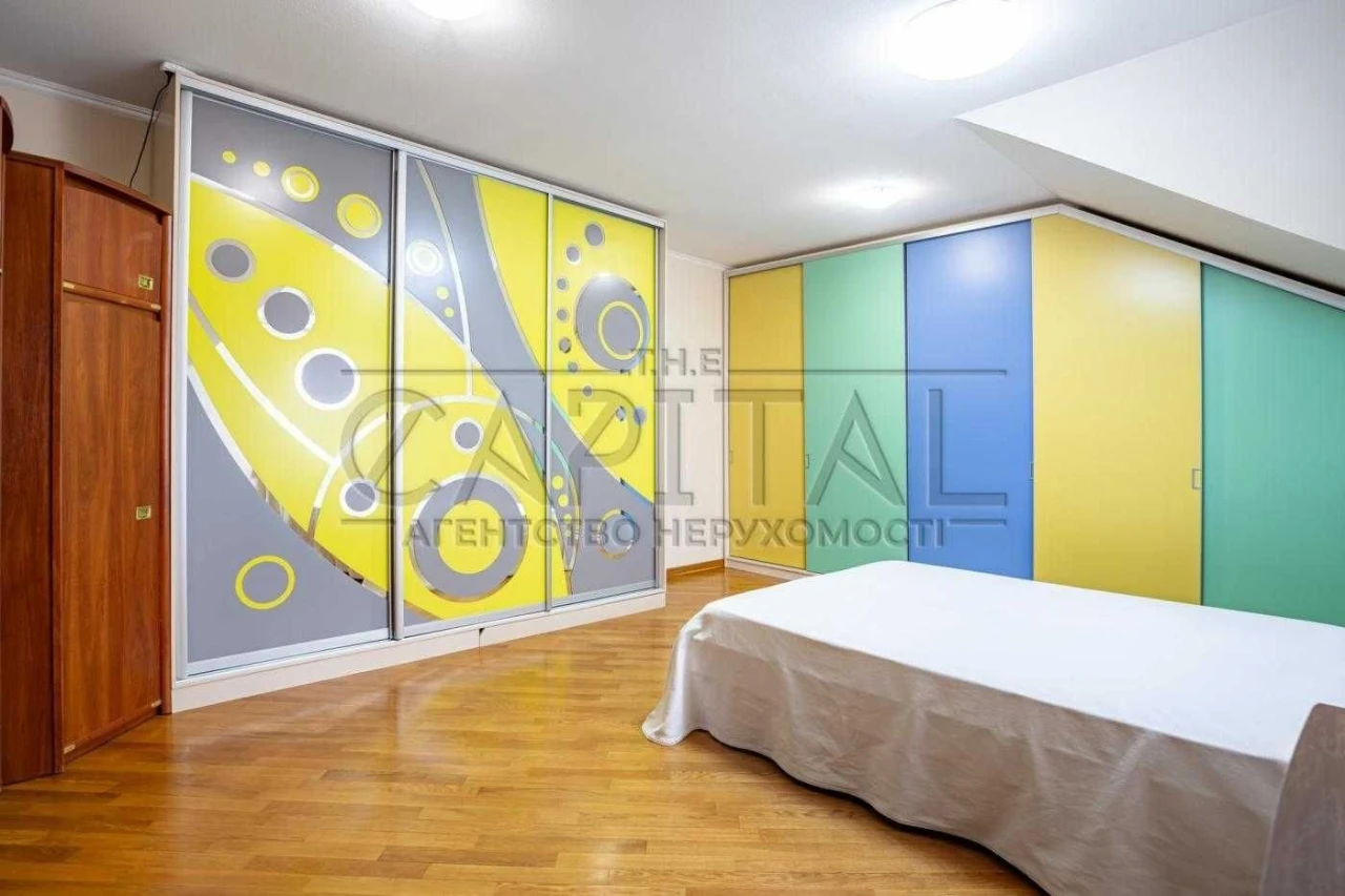 Оренда автономного будинку 328 м² біля метро Святошино 10 со