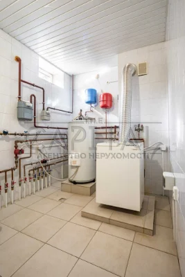 Оренда автономного будинку 328 м² біля метро Святошино 10 со