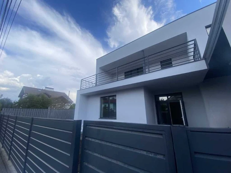 Продаж будинку 218.5 м², 1-а Садова вул.