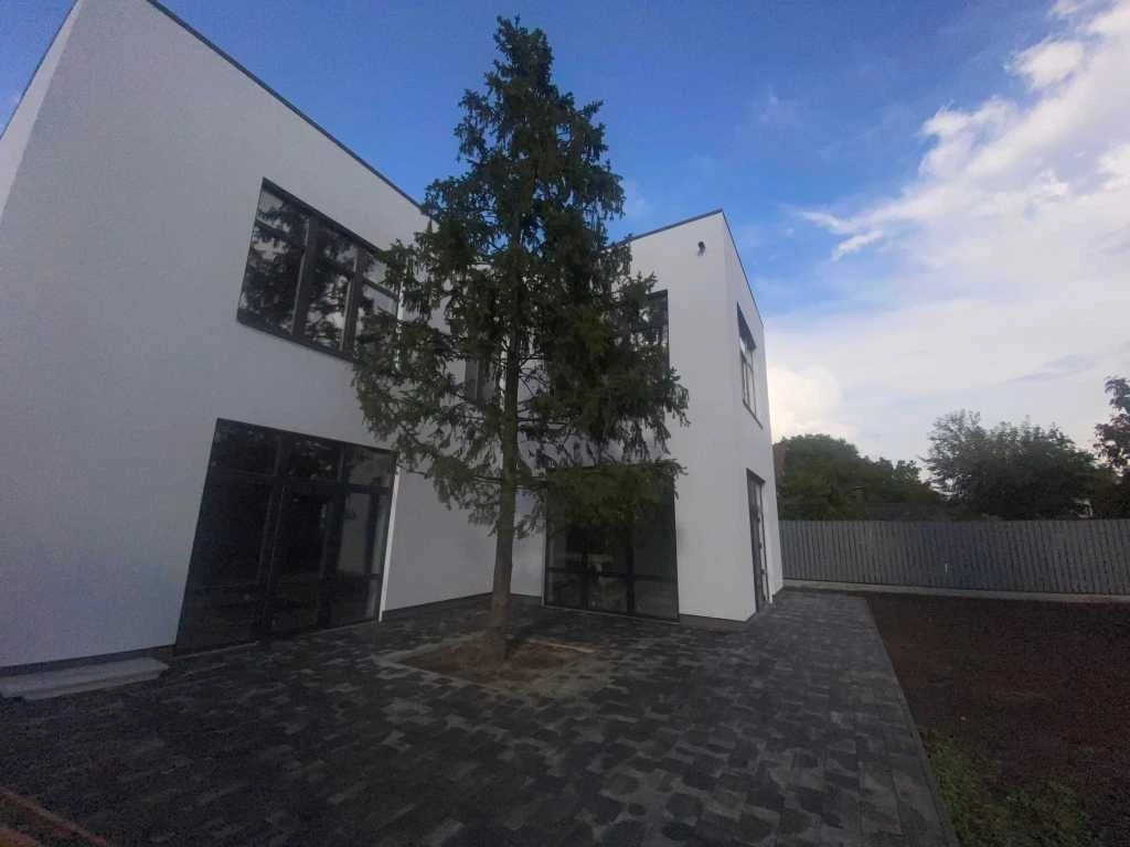Продаж будинку 218.5 м², 1-а Садова вул.