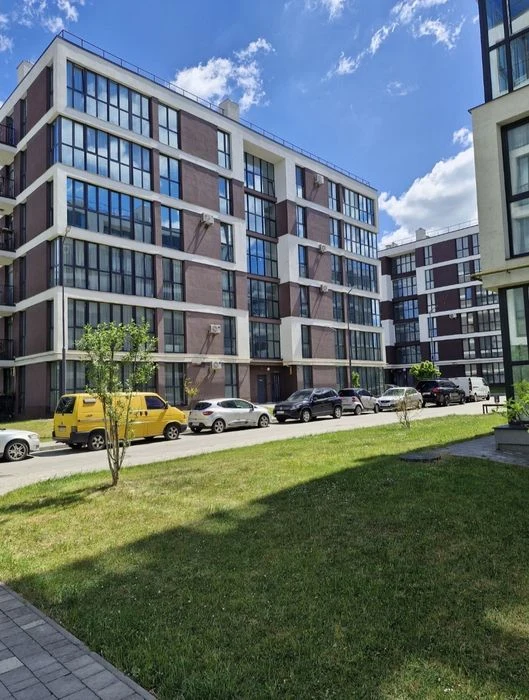 Продажа квартиры новостройка мебель пригород Львова