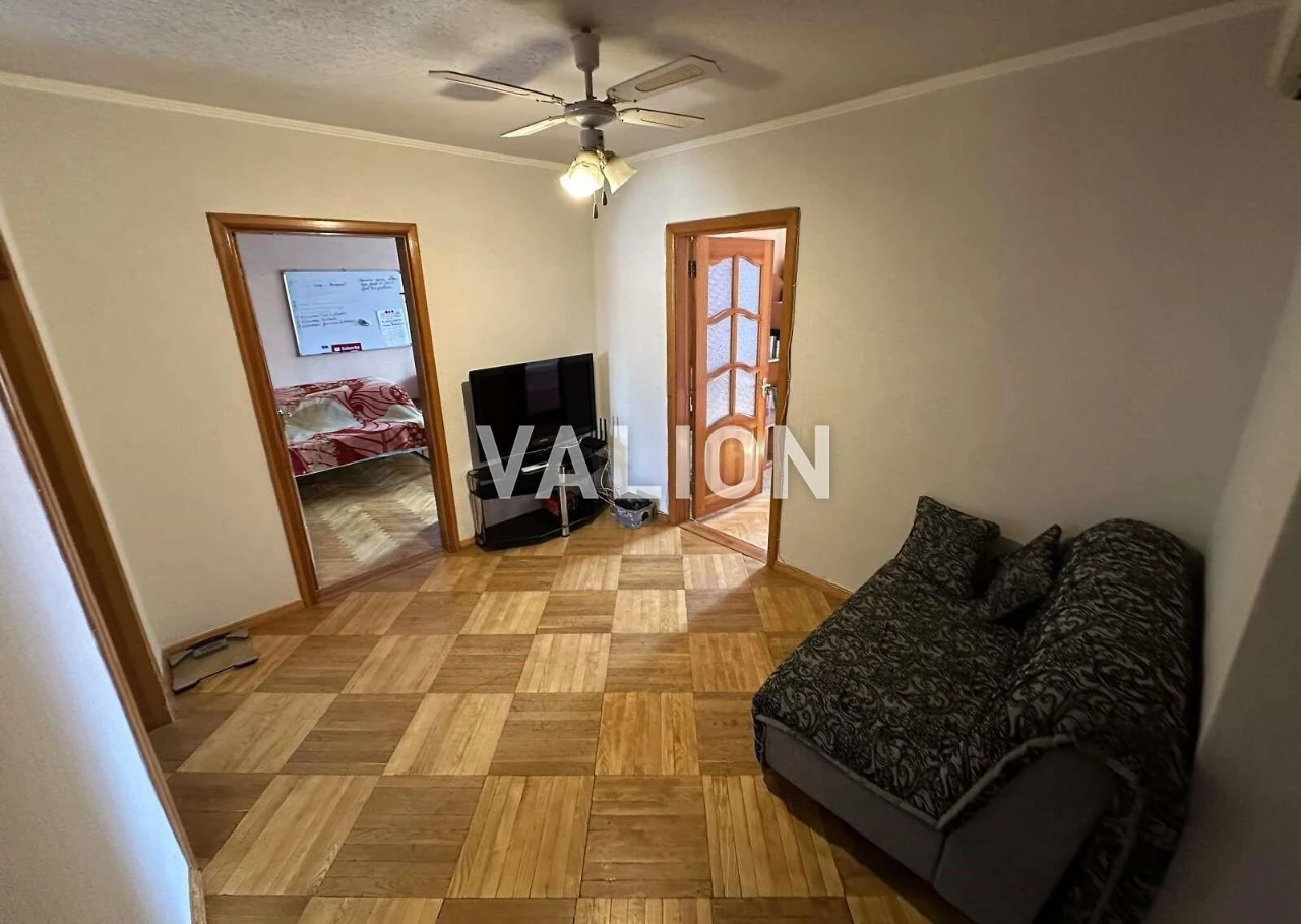 Продаж 3-к квартири вул. Милославська 37