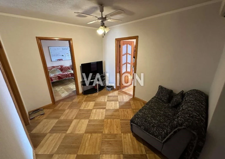 Продаж 3-к квартири вул. Милославська 37