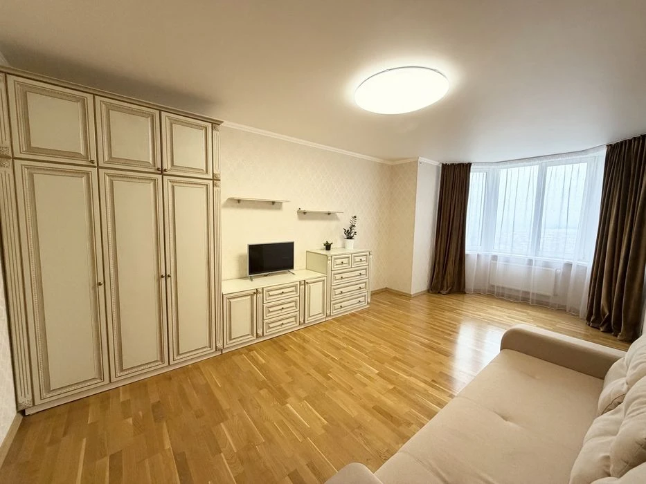 Продаж 3к квартири Генератор. ЖК Троєщина 104м2 з гарним рем