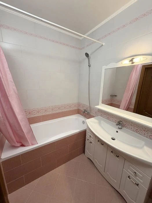 Продаж 3к квартири Генератор. ЖК Троєщина 104м2 з гарним рем