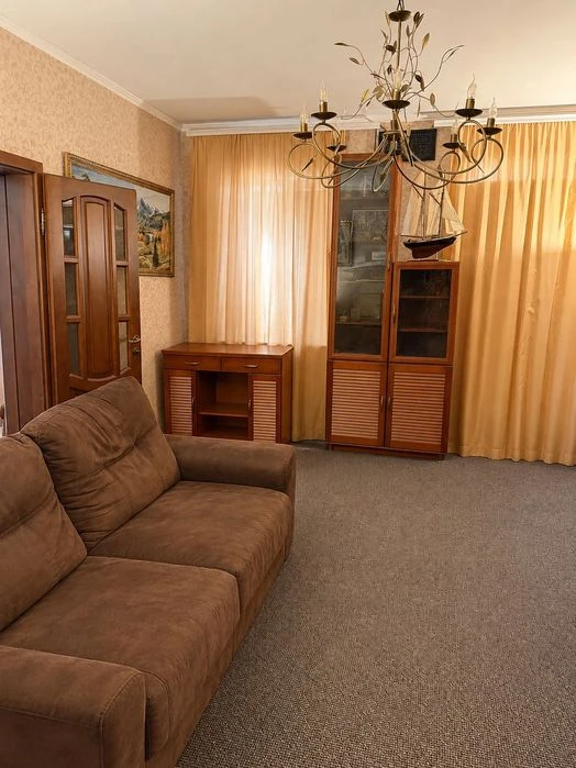 Власник продає приватний будинок 161 м² на 6,5 сотках, можли