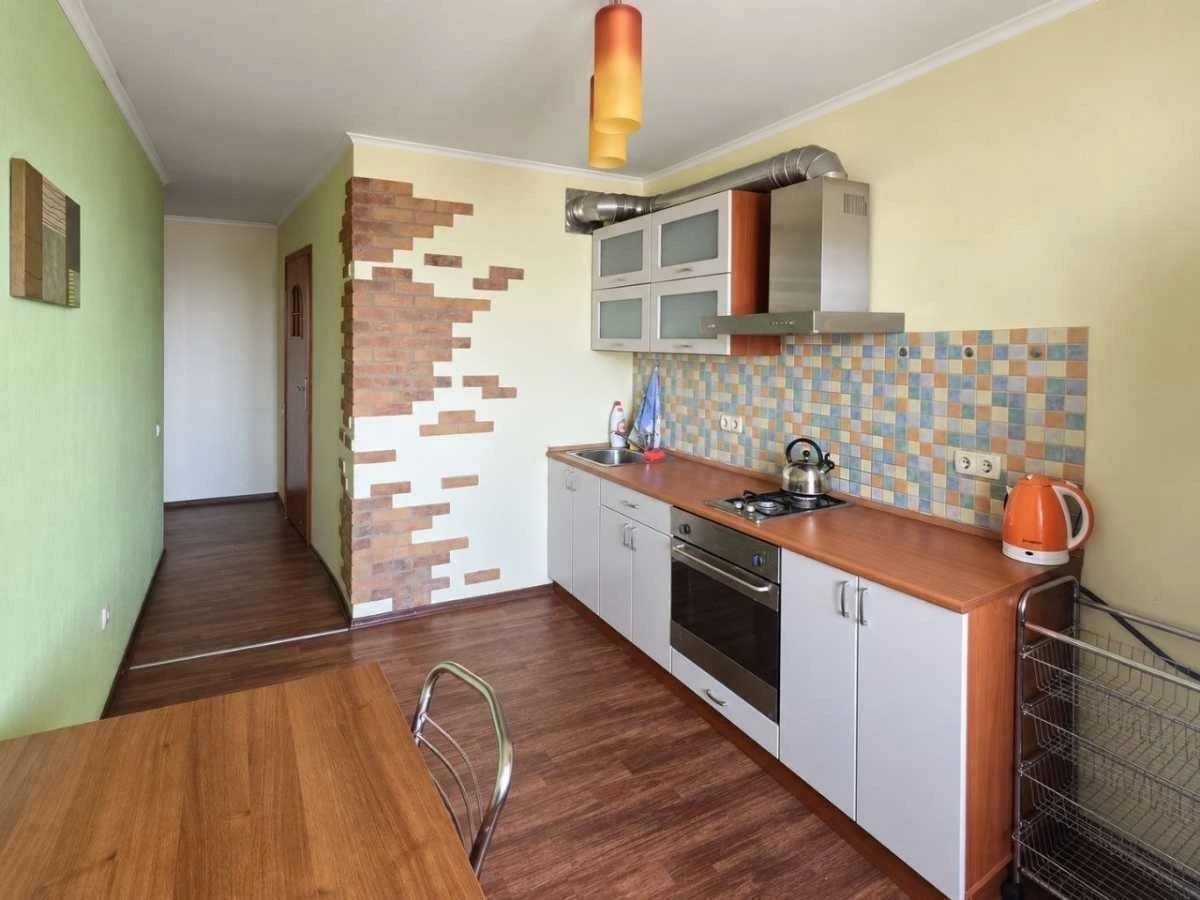Продаж 1-кімнатної квартири 45.8 м², Чеська