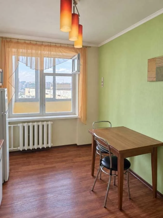 Продаж 1-кімнатної квартири 45.8 м², Чеська
