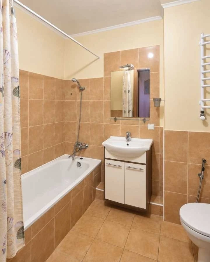 Продаж 1-кімнатної квартири 45.8 м², Чеська