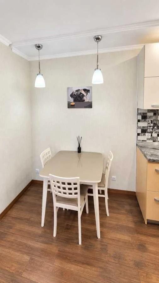 Продаж 1-кімнатної квартири 52 м², Михайла Донця вул., Ломон