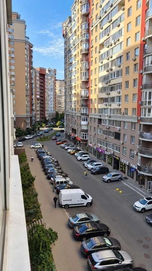 Продаж 1-кімнатної квартири 52 м², Михайла Донця вул., Ломон