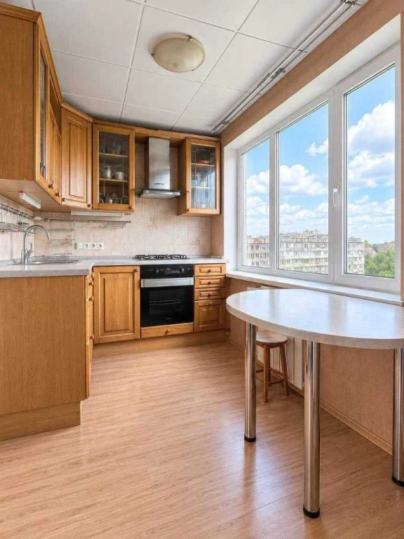 Продаж 3-кімнатної квартири 69 м², Академіка Булаховського в