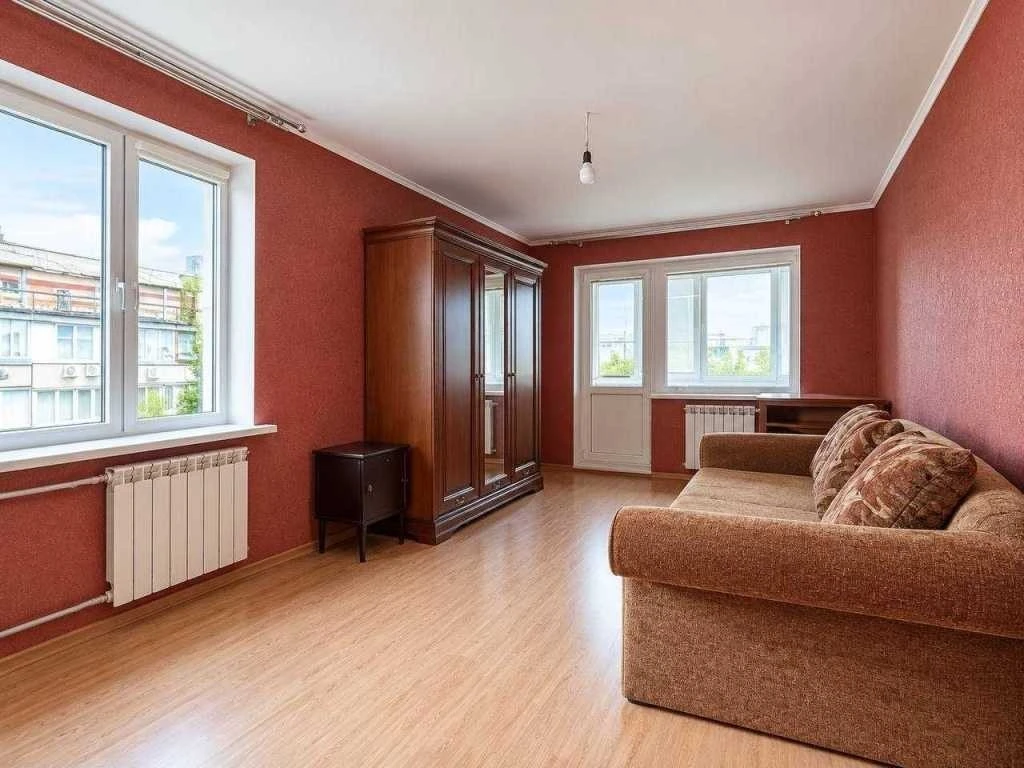 Продаж 3-кімнатної квартири 69 м², Академіка Булаховського в
