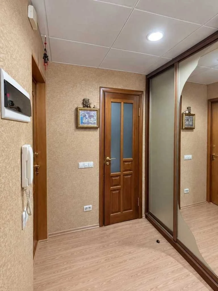 Продаж 3-кімнатної квартири 69 м², Академіка Булаховського в