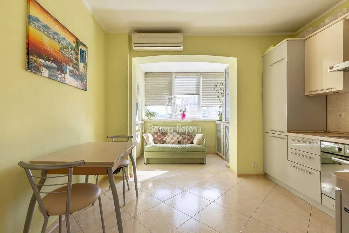 Продаж 1-кімнатної квартири 43 м², Михайла Донця вул., Драго