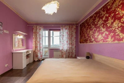 Продаж 3-кімнатної квартири 75.3 м², Ревуцького вул., 44