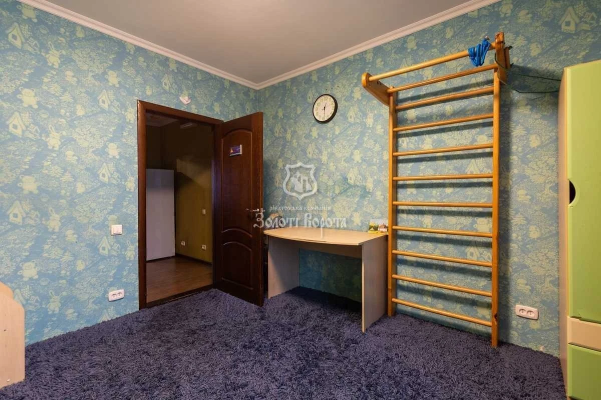 Продаж 3-кімнатної квартири 75.3 м², Ревуцького вул., 44