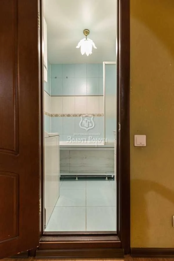 Продаж 3-кімнатної квартири 75.3 м², Ревуцького вул., 44