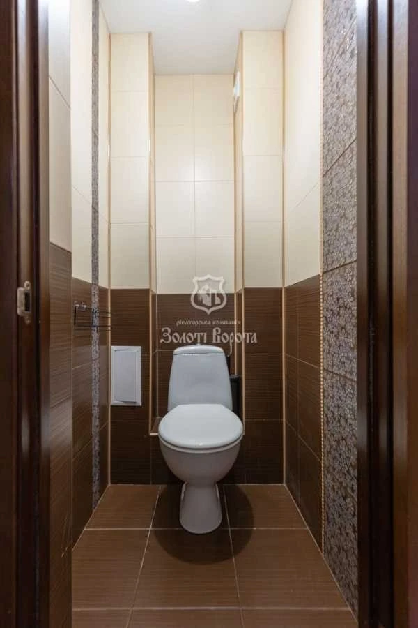 Продаж 3-кімнатної квартири 75.3 м², Ревуцького вул., 44
