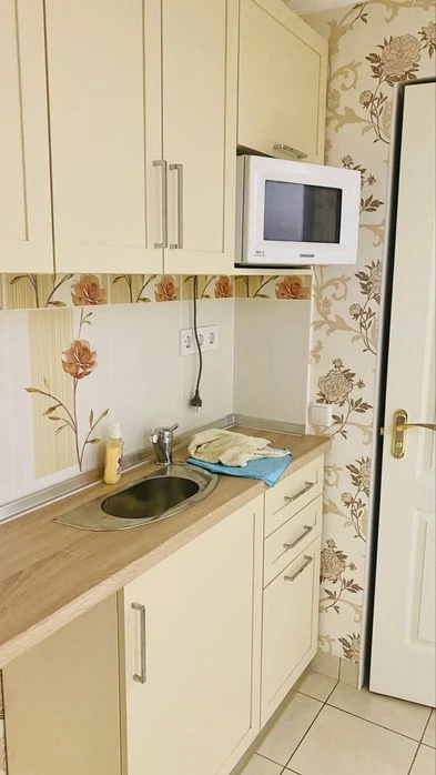 Автономне житло-укриття 74,4 м² у центрі міста з окремим вхо