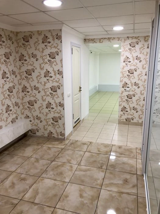 Автономне житло-укриття 74,4 м² у центрі міста з окремим вхо
