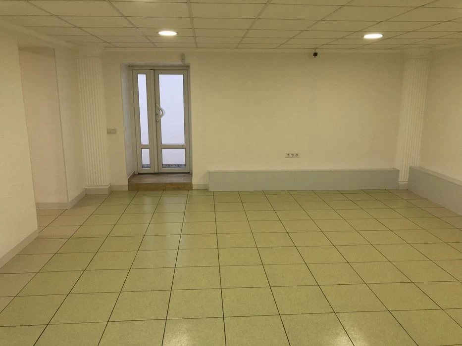 Автономне житло-укриття 74,4 м² у центрі міста з окремим вхо