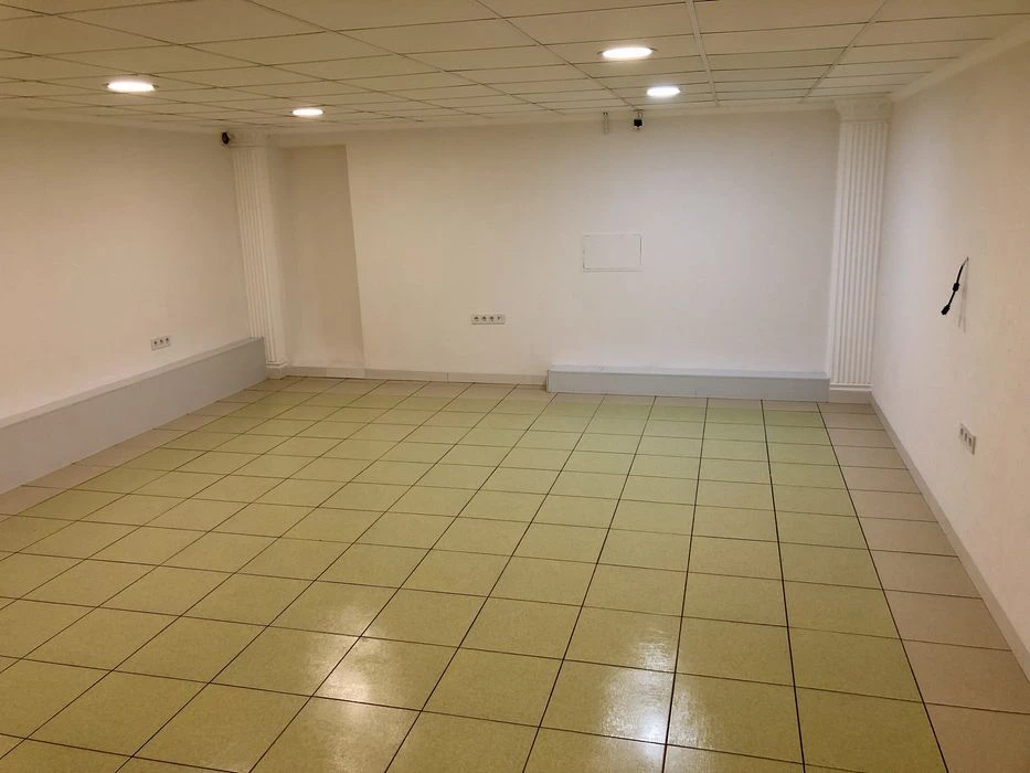 Автономне житло-укриття 74,4 м² у центрі міста з окремим вхо