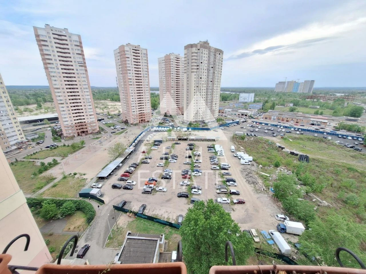 Здам трикімнатну квартиру (93 м²) у Києві, Дарницький район
