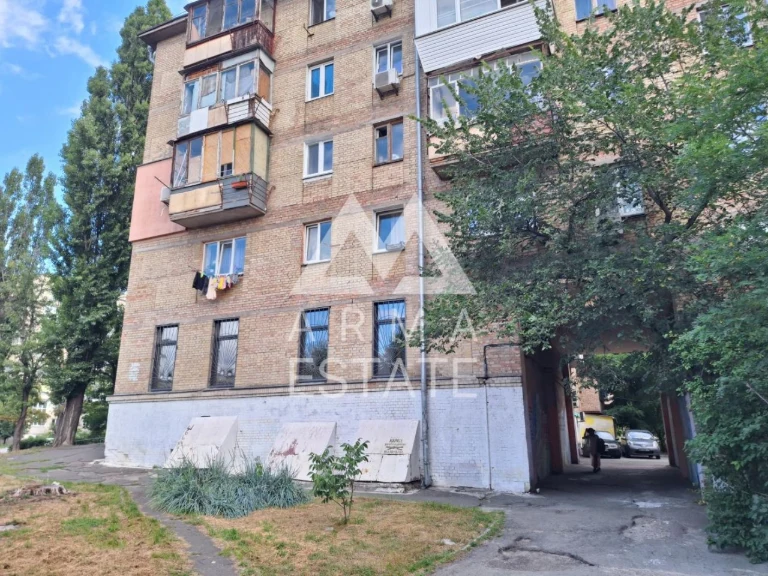 Продам трикімнатну квартиру (56 м²) у Києві, Деснянський рай