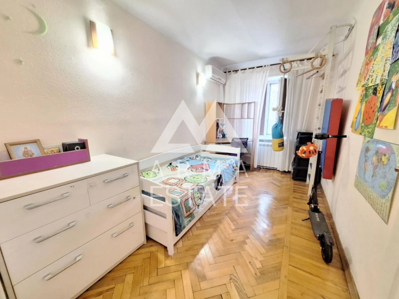 Продам трикімнатну квартиру (56 м²) у Києві, Деснянський рай