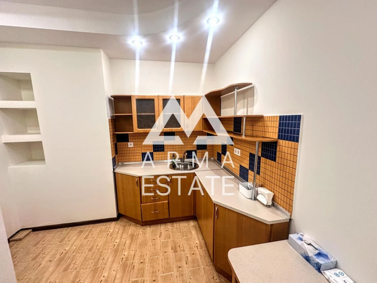 Продам однокімнатну квартиру (75 м²) у Києві, Голосіївський