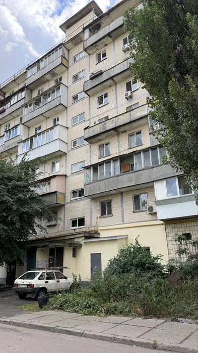 Продаж 3-х кімн. квартири 58 м2,поруч ТЦ Ретровіль