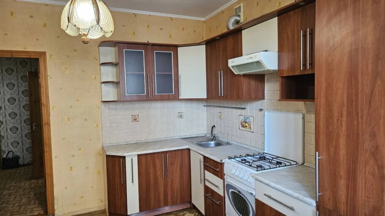 Продаж 1- кімнатної квартири біля метро Позняки- без комісії
